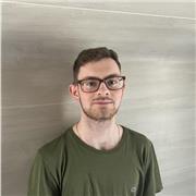 Étudiant très complet sur la scolarité de niveau collège.